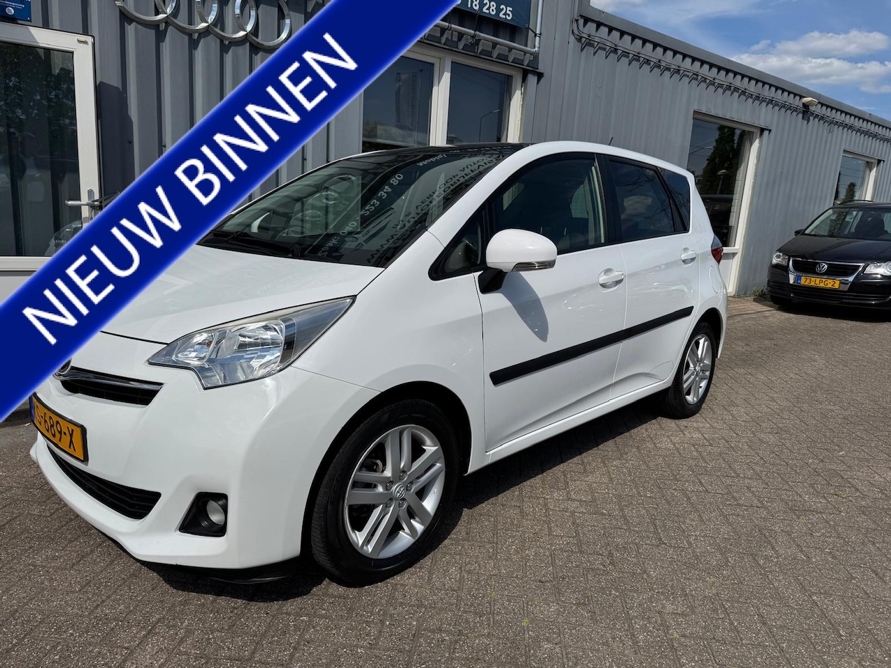 Toyota Verso S - 1.3 VVT-i Dynamic panoramadak - AutoWereld.nl