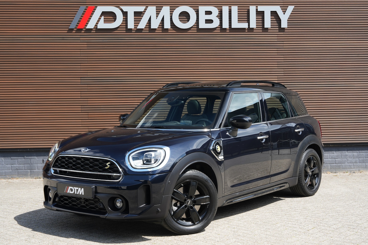 MINI Countryman - Mini 2.0 Cooper S E ALL4 Northwood Edition | Panoramadak | Vol Leder | Head-Up | Apple Car - AutoWereld.nl