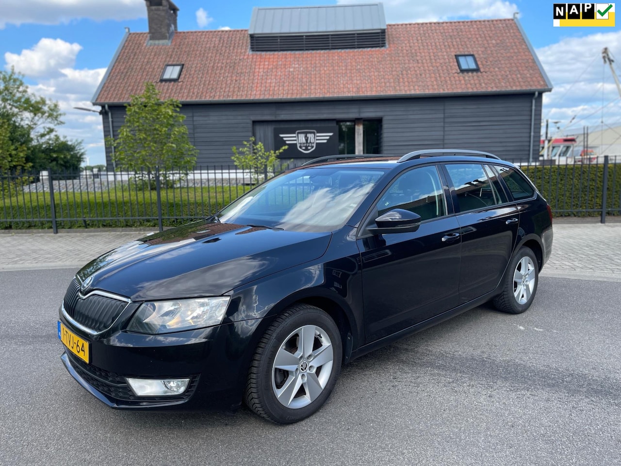 Skoda Octavia Combi - 1.6 TDI Greenline Businessline Airco/Ecc Navigatie - AutoWereld.nl