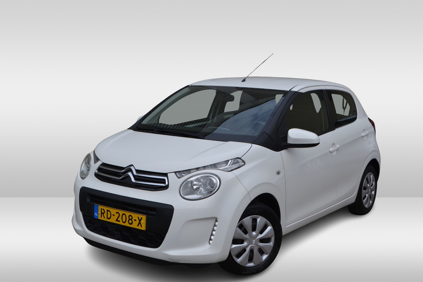 Citroën C1 - 1.0 e-VTi Feel I AIRCO I PARKEERSENSOREN ACHTER I CENTRALE DEURVERGRENDELING I RESERVEWIEL - AutoWereld.nl