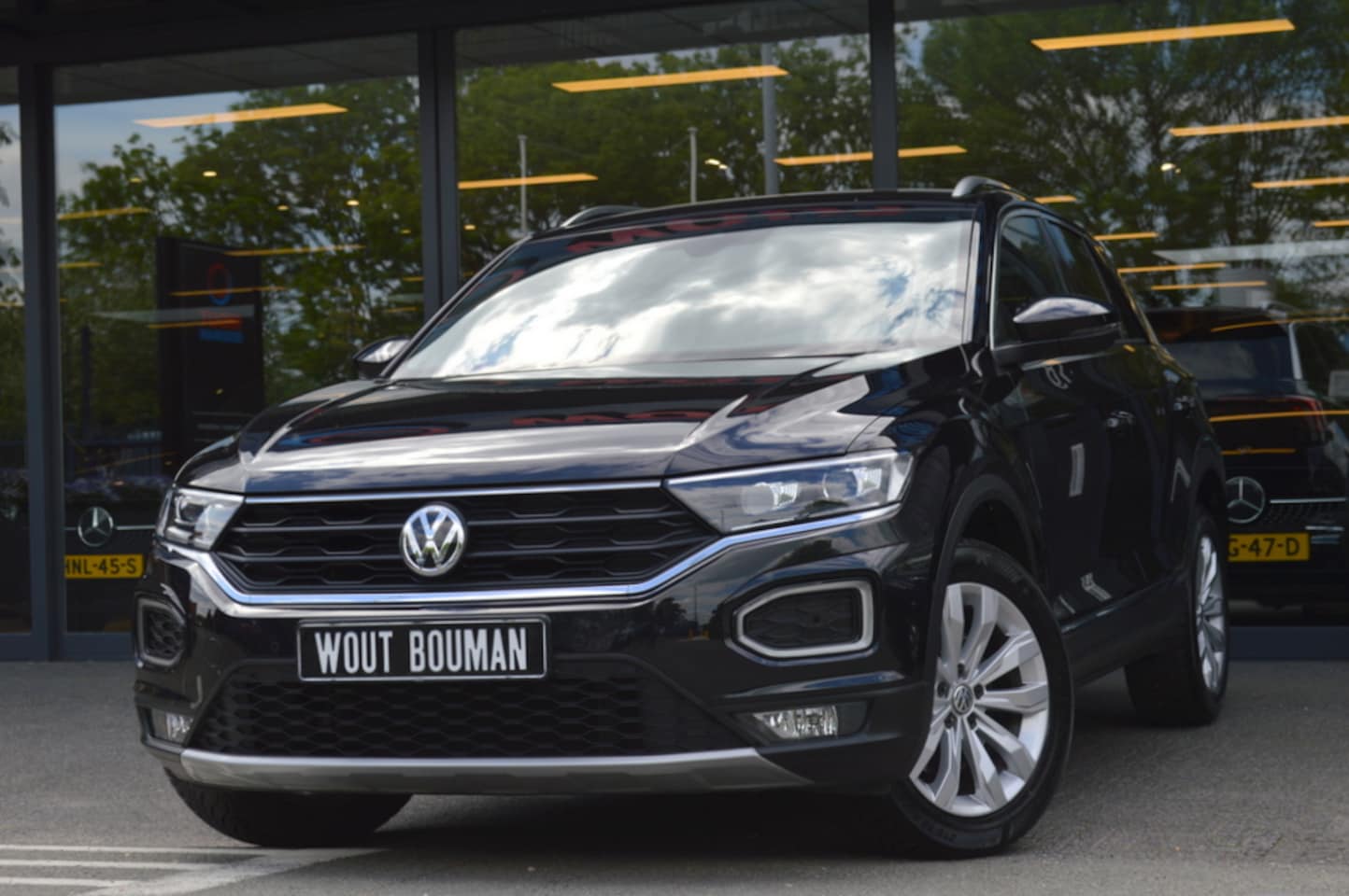 Volkswagen T-Roc - 1.5 TSI Sport Led Camera CarPlay Afn.trekh Pdc - AutoWereld.nl