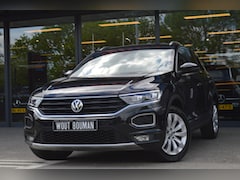 Volkswagen T-Roc - 1.5 TSI Sport Led Camera CarPlay Afn.trekh Pdc