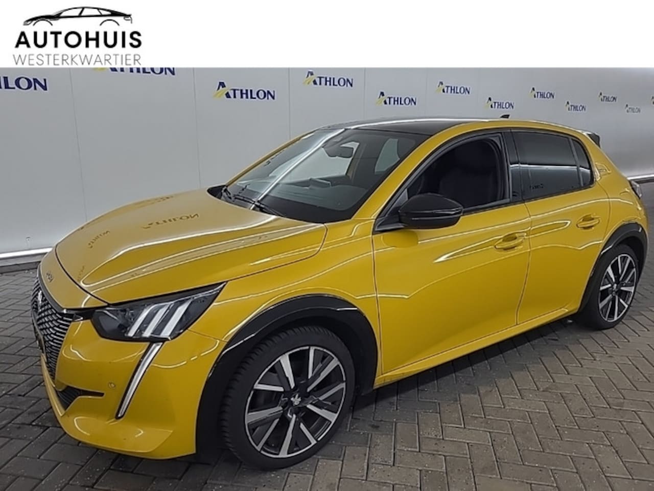 Peugeot 208 - 1.2 PureTech 100pk GT-Line Automaat Panoramadak Climate Control Navigatie Trekhaak Camera - AutoWereld.nl