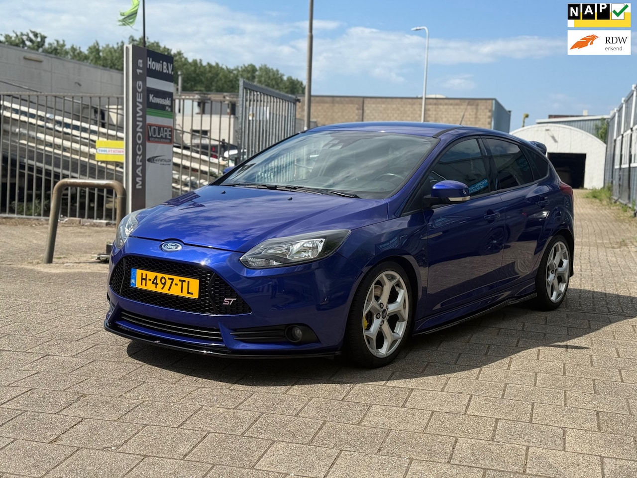 Ford Focus - 2.0 EcoBoost ST-2 2.0 EcoBoost ST-2 - AutoWereld.nl