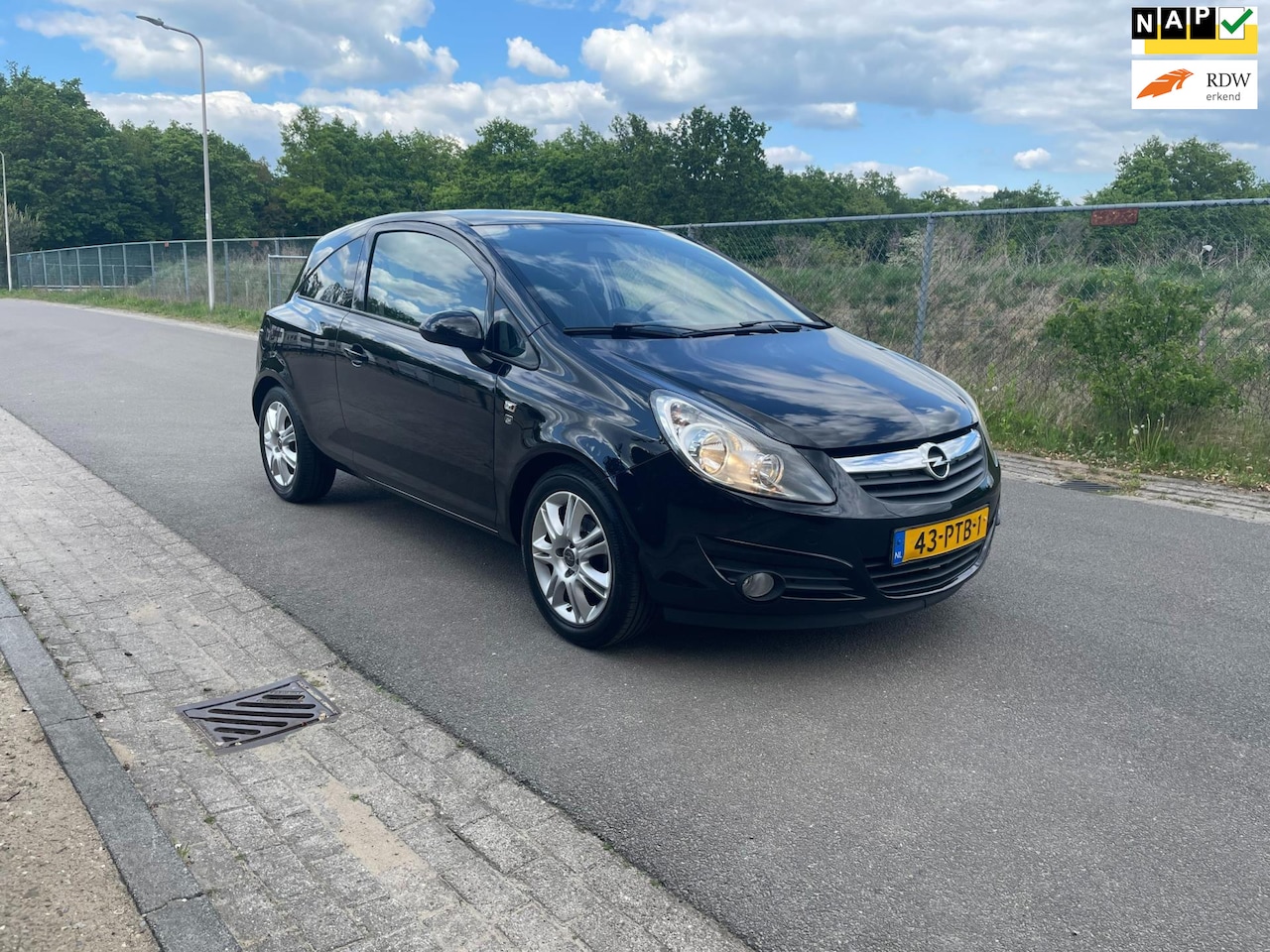Opel Corsa - 1.2-16V Color Edition [Zeer Nette Corsa] - AutoWereld.nl
