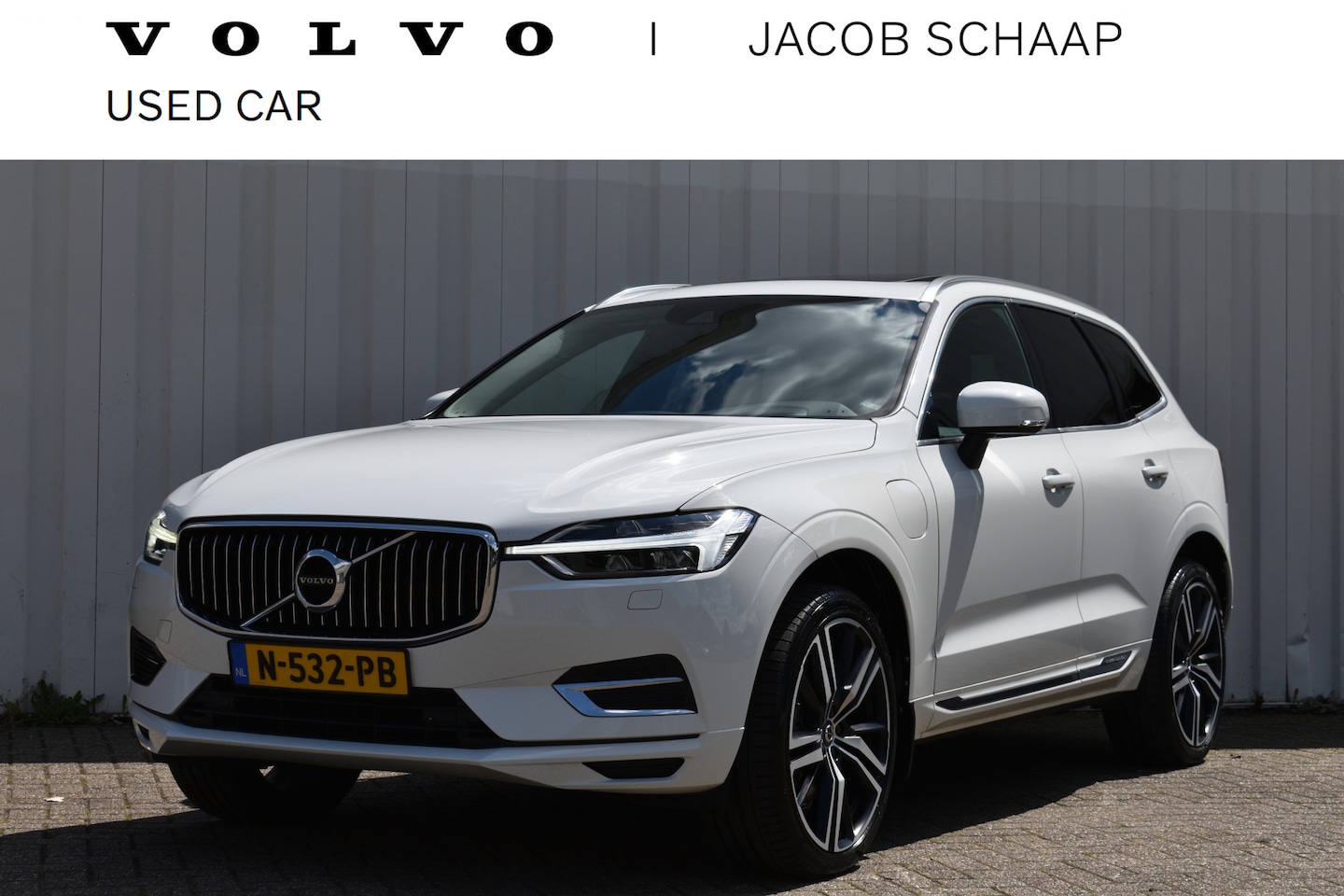 Volvo XC60 - T8 Twin Engine AWD Inscription | Trekhaak | Blis | Stuur verwarming | Achterbank warming | - AutoWereld.nl