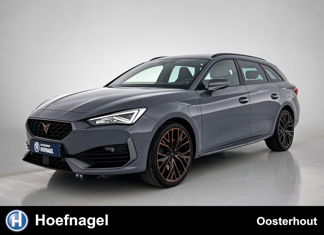 CUPRA Leon Sportstourer - 1.4 e-Hybrid VZ Copper Edition Automaat | Panoramadak | Navigatie | Camera | Parkeersensor - AutoWereld.nl