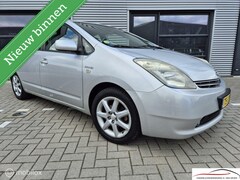 Toyota Prius - 1.5 VVT-i Tech Edition NAVI CAMERA NAP CRUISE