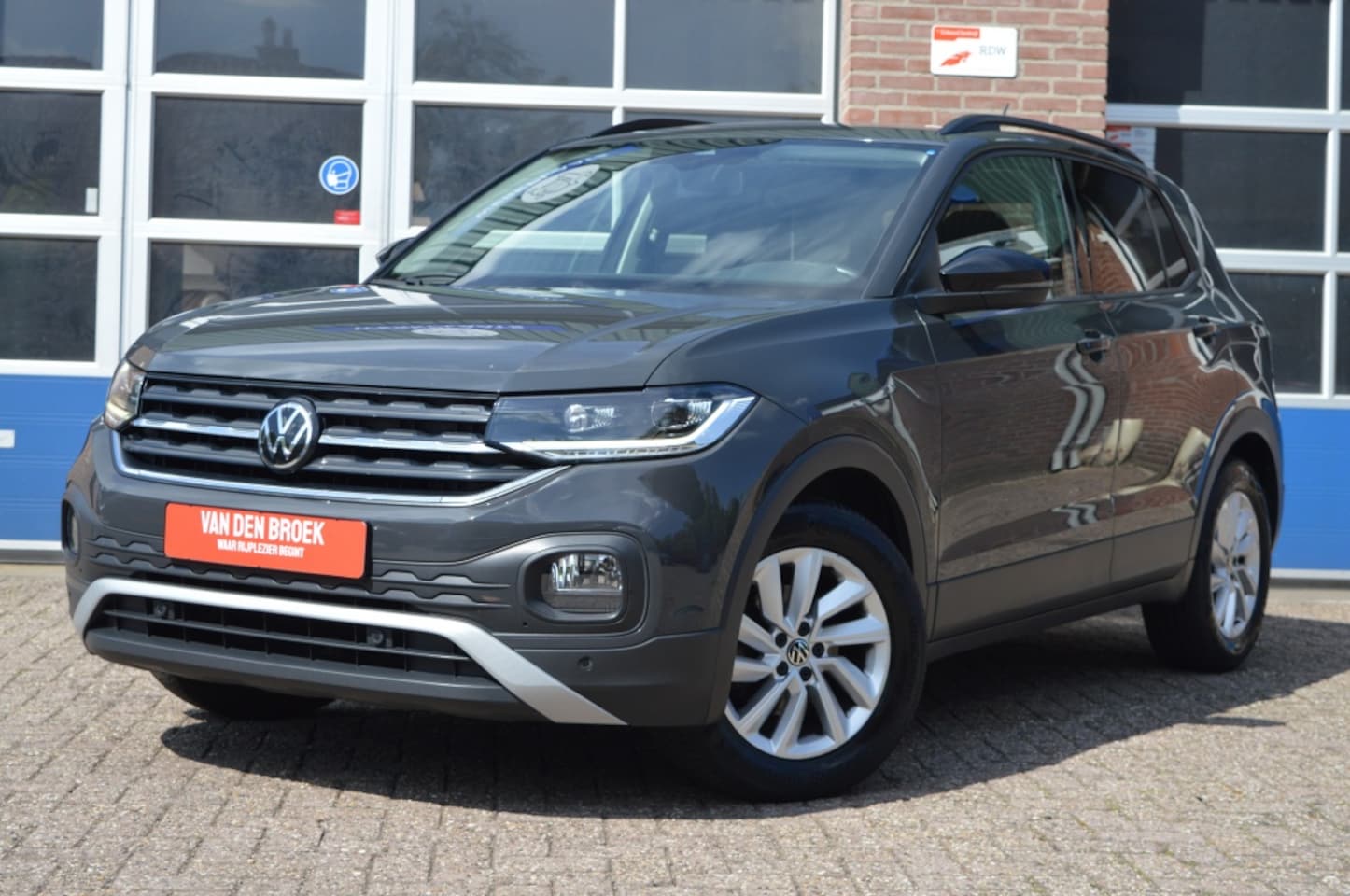 Volkswagen T-Cross - 1.0 TSI Life | NAVI - LED - PDC - AutoWereld.nl
