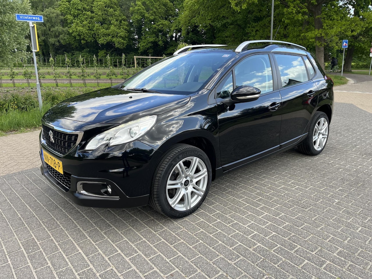 Peugeot 2008 - 1.2 PureTech Active Automaat - AutoWereld.nl
