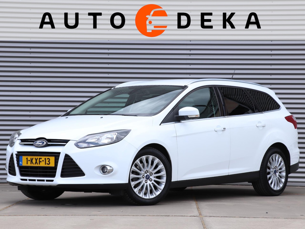 Ford Focus Wagon - 1.6 EcoBoost Titanium *Navigatie*Trekhaak*Parkeersens.* - AutoWereld.nl