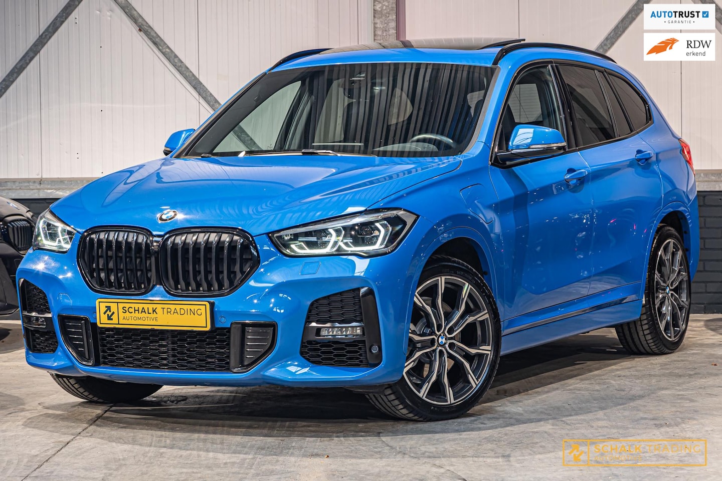 BMW X1 - XDrive25e High Executive|M-sport|Pano|Trekhaak|E-stoe - AutoWereld.nl