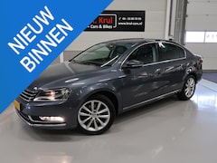 Volkswagen Passat - 1.4 TSI Highline Executive Edition BMT Automaat Navigatie Leer/Alcantara 2e Eigenaar Boekj