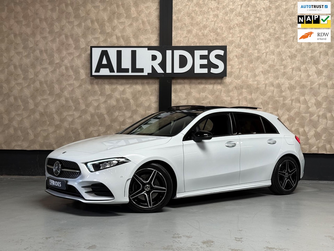 Mercedes-Benz A-klasse - 220 4MATIC Premium Plus AMG Night | Pano | Keyless | Sfeerverlichting | Memory seats - AutoWereld.nl