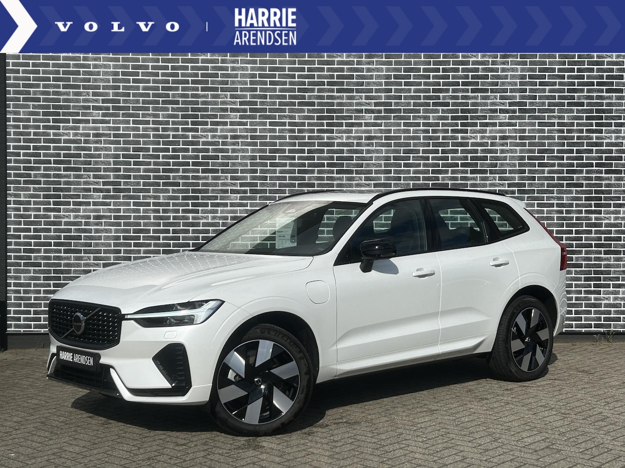 Volvo XC60 - 2.0 T6 Plug-in hybrid AWD Plus Dark | Adaptieve Cruise Control | Schuifdak | Stoelverwarmi - AutoWereld.nl