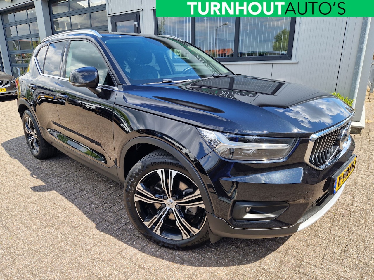 Volvo XC40 - 2.0 B4 Inscription Cam | Verwarmd stuur | Blis | Keyless - AutoWereld.nl