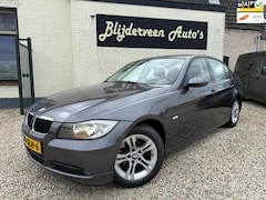 BMW 3-serie - 320i Business Line Automaat | Org. NL | Navi | LM | Trekhaak