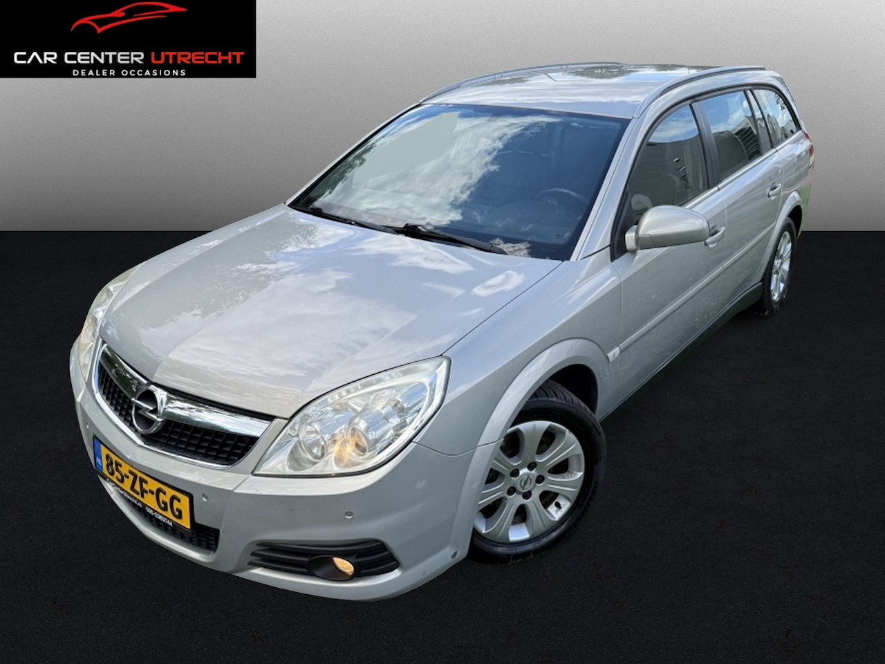 Opel Vectra Wagon - 2.2-16V Business automaat airco navi - AutoWereld.nl