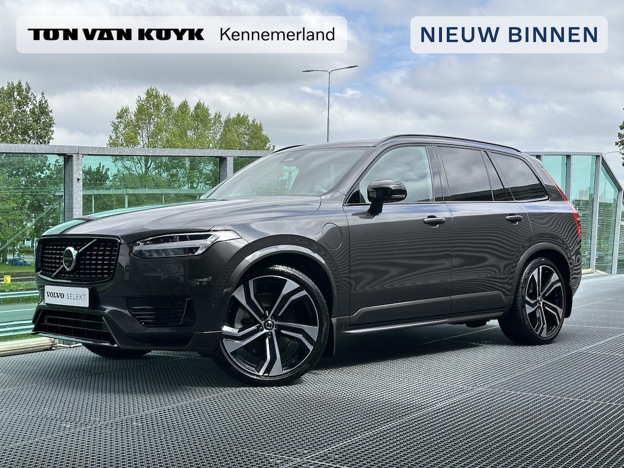 Volvo XC90 - T8 Recharge AWD Ultimate Dark / Luchtvering / Trekhaak / Pano. dak / 455 PK / Bowers & Wil - AutoWereld.nl