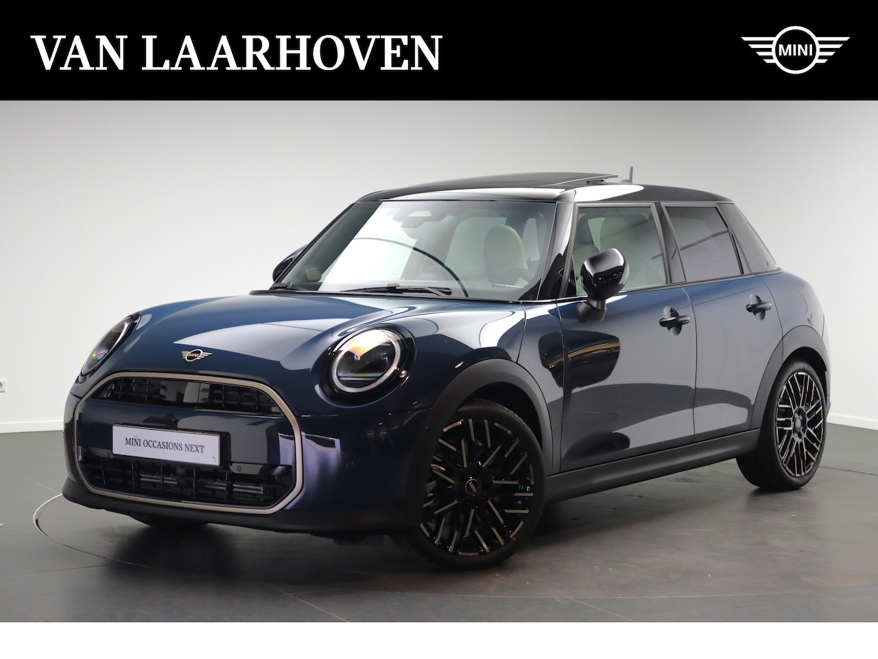 MINI Cooper - Hatchback C Automaat / Favoured / Pakket L / 18 inch Night Flash Spoke 2-tone - AutoWereld.nl