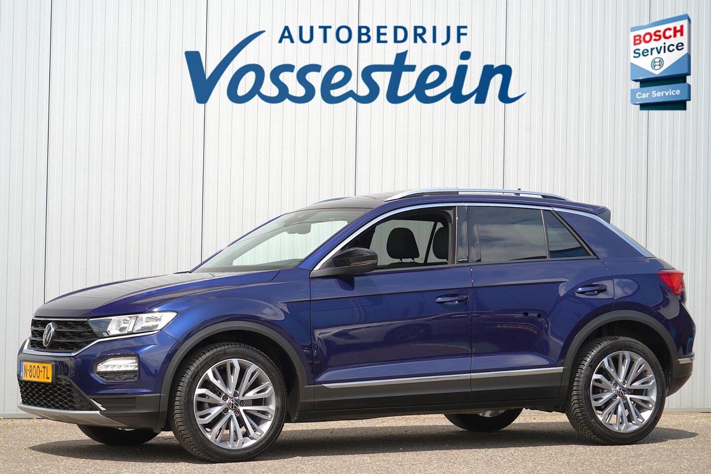 Volkswagen T-Roc - 1.0 TSI Style Business / Panoramadak / Camera / PDC V + A / Navigatie - AutoWereld.nl