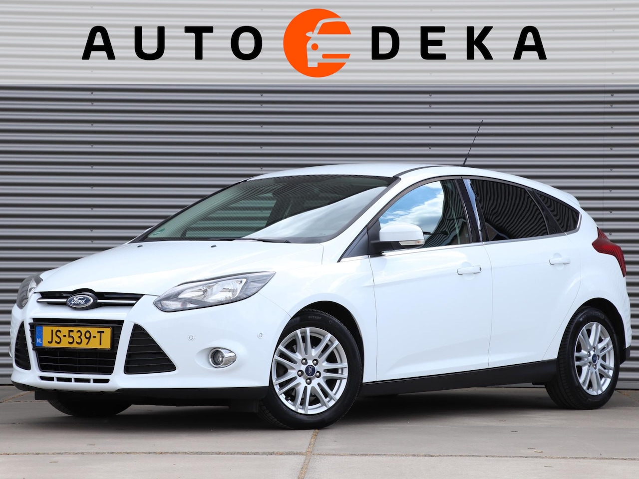 Ford Focus - 1.0 EcoBoost Titanium *Navigatie*Parkeersens.*Trekhaak* - AutoWereld.nl