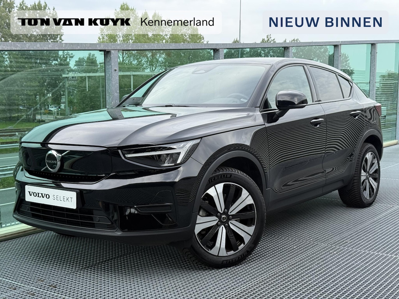 Volvo C40 - Single Motor Core 69 kWh Automaat, Panoramadak, Stoel- en stuurverwarming, Warmtepomp, Woo - AutoWereld.nl