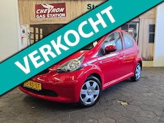 Toyota Aygo - 1.0-12V +/AIRCO/5-DEURS/BOEKJES AANWEZIG/