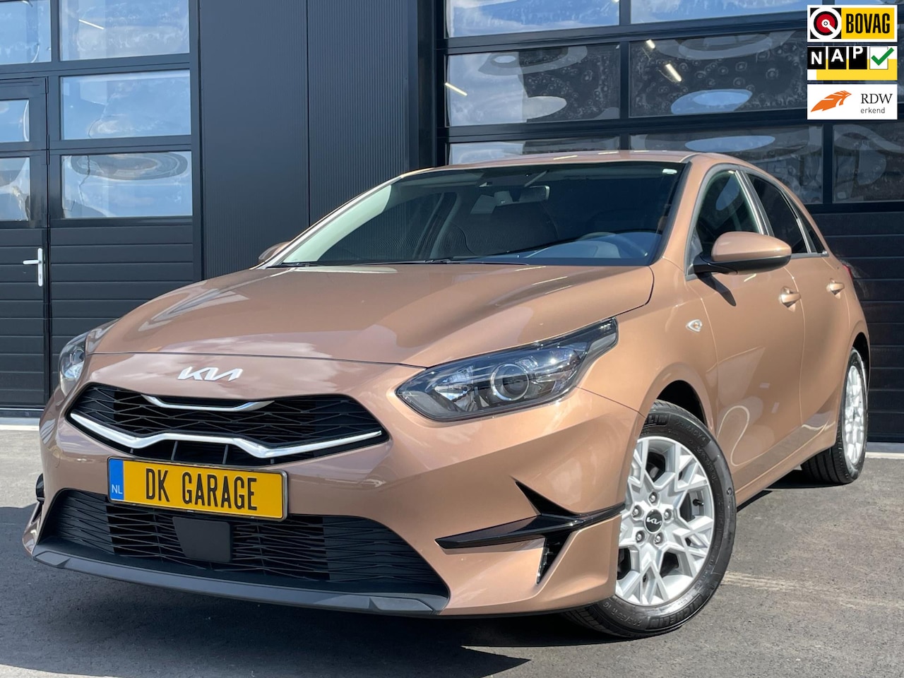 Kia Cee'd - Ceed 1.0 T-GDi DynamicLine |STOEL-,STUURVERWARMING|CLIMATE,CRUISE CONTROL|LANE-ASSIST|INCL - AutoWereld.nl