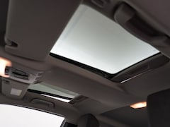 BMW i3 - AUT. 170pk Panodak Warmtepomp Keyless Navi-Pro MultiMedia WiFi-vb. Led 19"StoelverwarmdReg