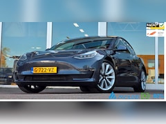Tesla Model 3 - Long Range AWD 75 kWh Trekhaak Autopilot 19" LM velgen Mooi