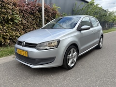 Volkswagen Polo - 1.2 TSI Comfortline / 5-DEURS / AIRCO / NAVI / CRUISE