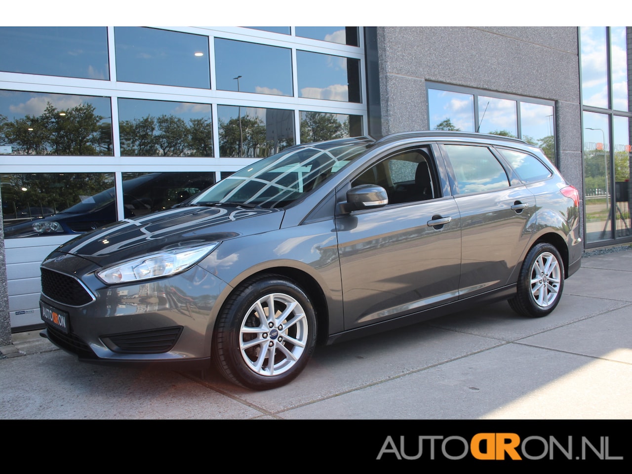 Ford Focus Wagon - 1.0 Trend Edition Dealer onderhouden - AutoWereld.nl