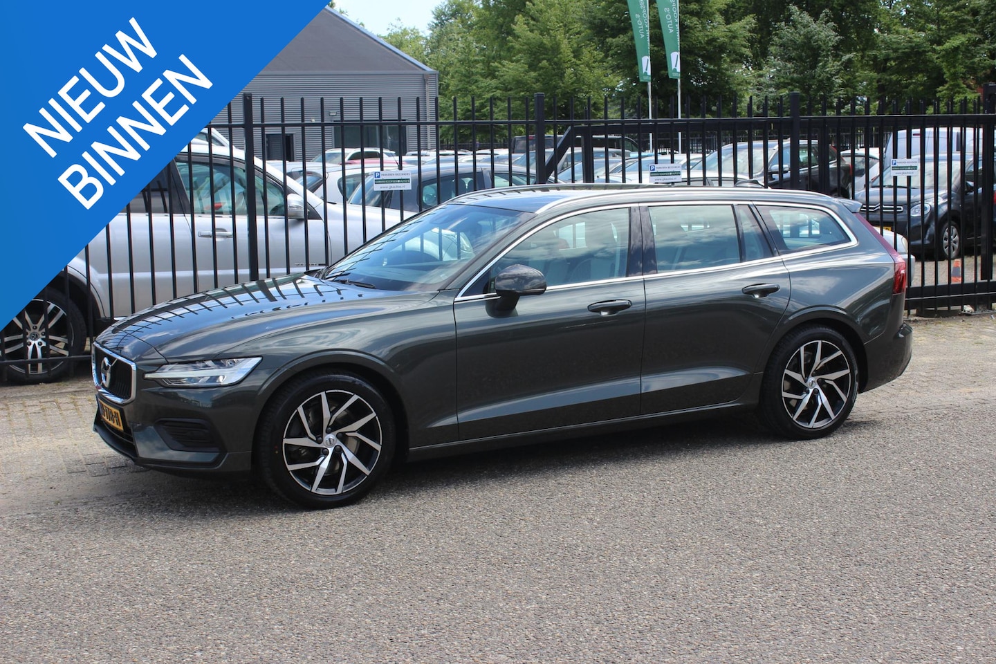Volvo V60 - 2.0 T5 Momentum 2.0 T5 Momentum - AutoWereld.nl