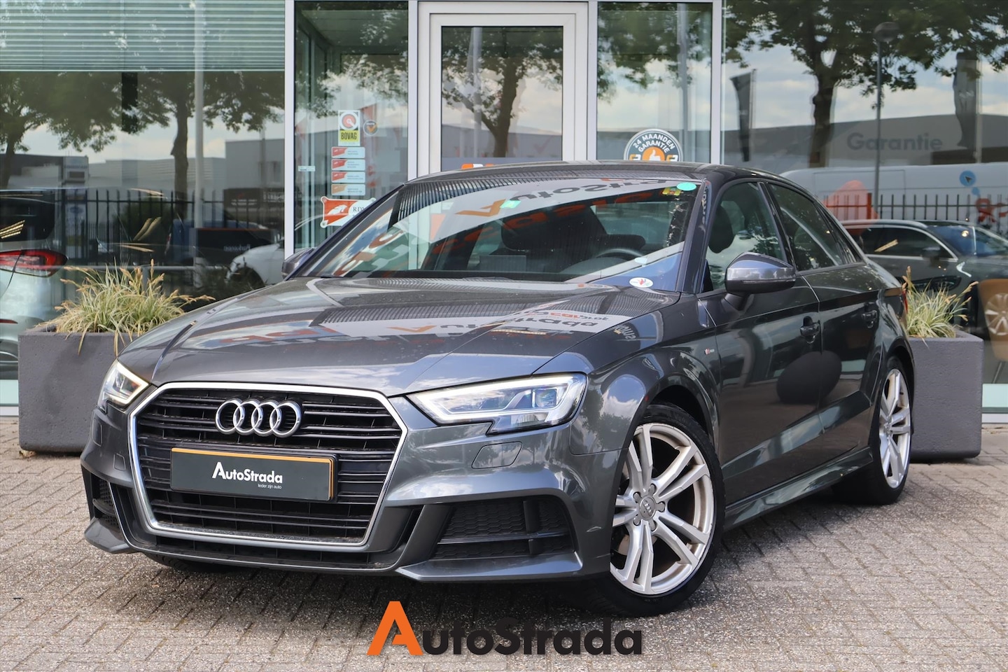 Audi A3 Limousine - 35 S-Line TFSI 150pk | Virtual | Carplay | Navi | Cruise | Climate | Stoelverwarming | DAB - AutoWereld.nl