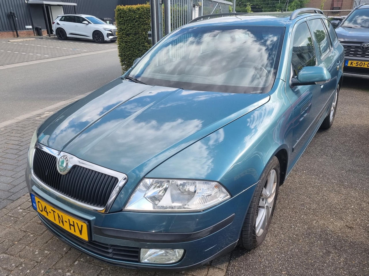 Skoda Octavia Combi - 2.0 FSI Elegance 2.0 FSI Elegance - AutoWereld.nl