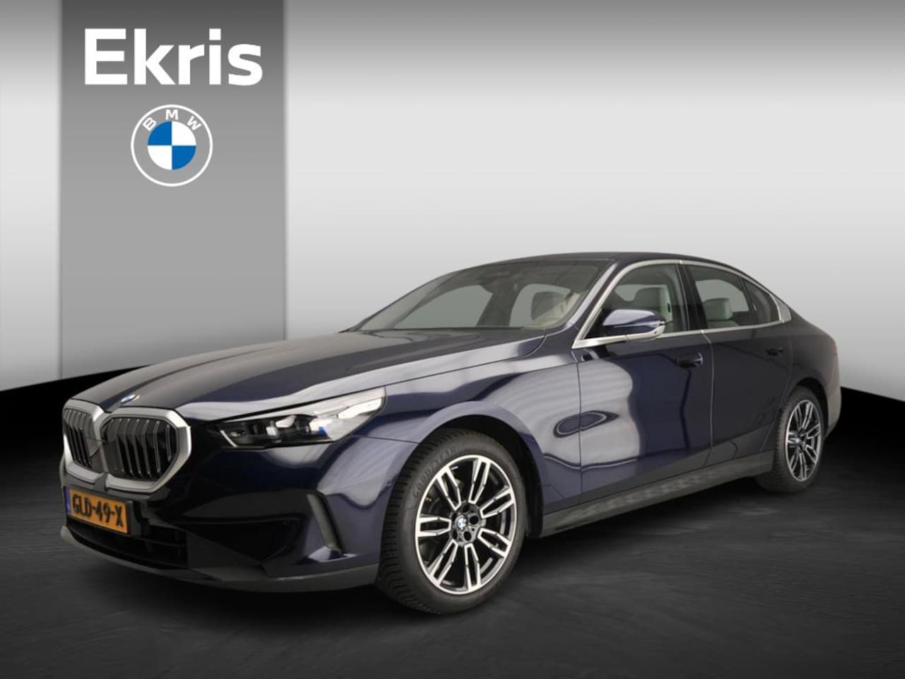 BMW 5-serie - Sedan 520i | LED | HUD | Sportstoelen | Active cruise | Stoelverwarming | Elektr. zetels | - AutoWereld.nl
