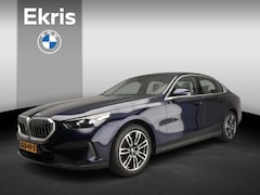 BMW 5-serie - Sedan 520i | LED | HUD | Sportstoelen | Active cruise | Stoelverwarming | Elektr. zetels |