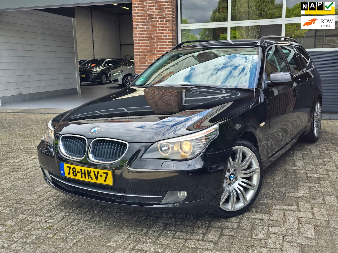 BMW 5-serie Touring - 520i Business Line Nap |Leer |Navi |Cruise |Nap - AutoWereld.nl