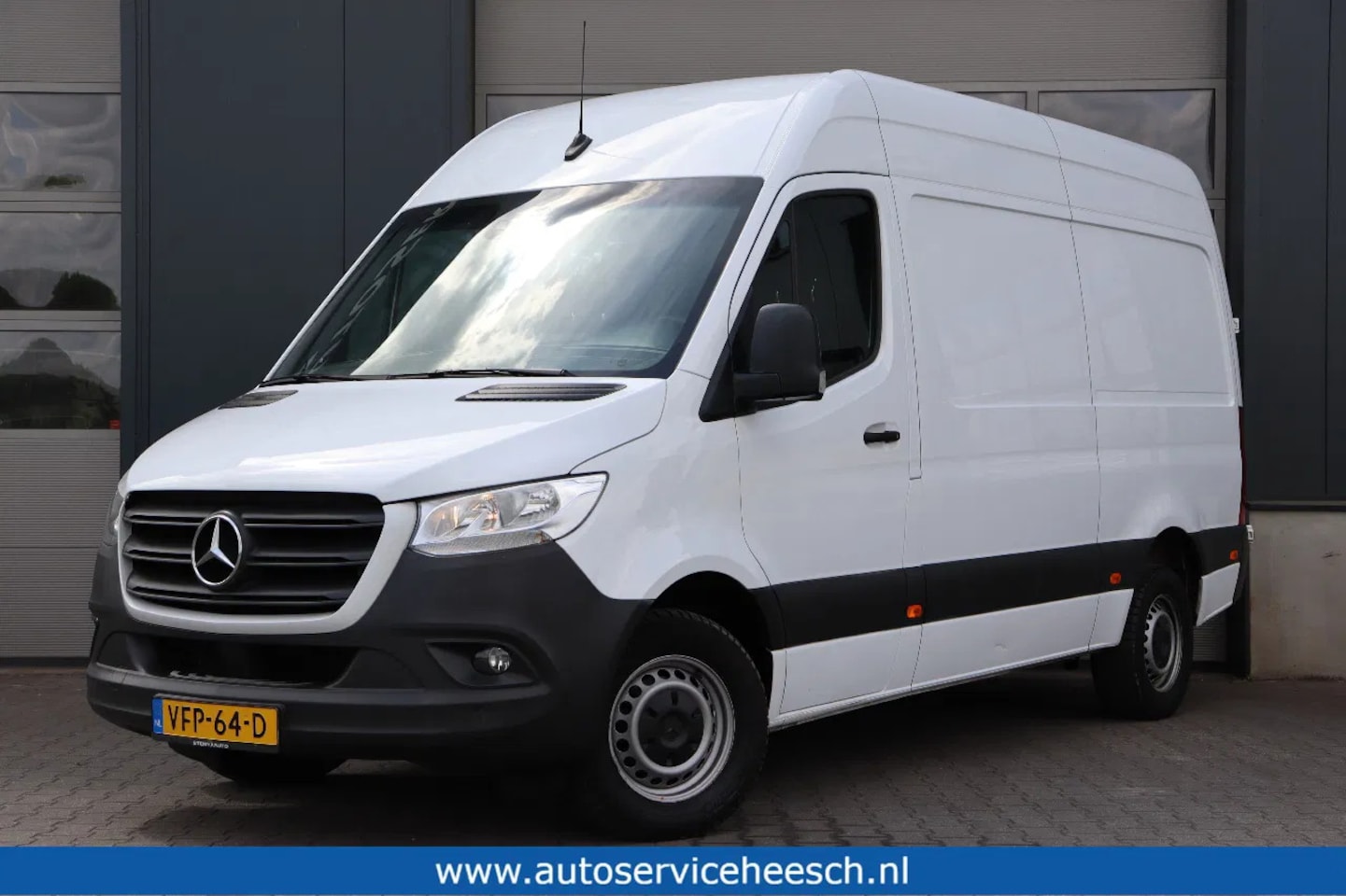 Mercedes-Benz Sprinter - 314 CDi L2H2 l AUTOMAAT l NAVI l MBUX l CAMERA - AutoWereld.nl