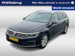 Volkswagen Passat Variant - 1.4 TSI PHEV GTE Business / Digitaal dashboard / Pano / Head-up / Dodehoek / Camera / Park