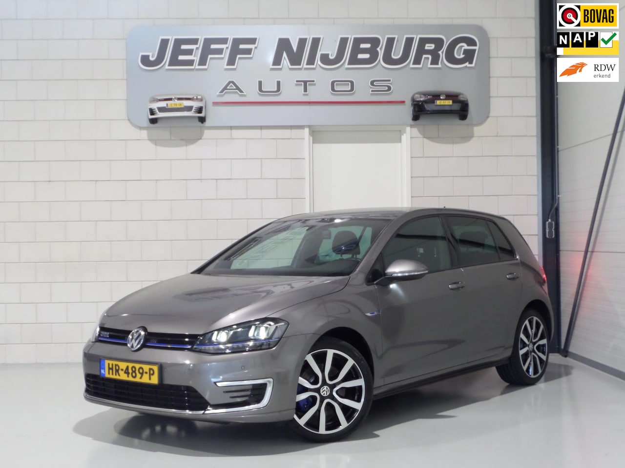 Volkswagen Golf - 1.4 TSI GTE DSG "Origineel NL!" Trekhaak Apple-Carplay Camera Full-LED Parkeersens, van 2e - AutoWereld.nl