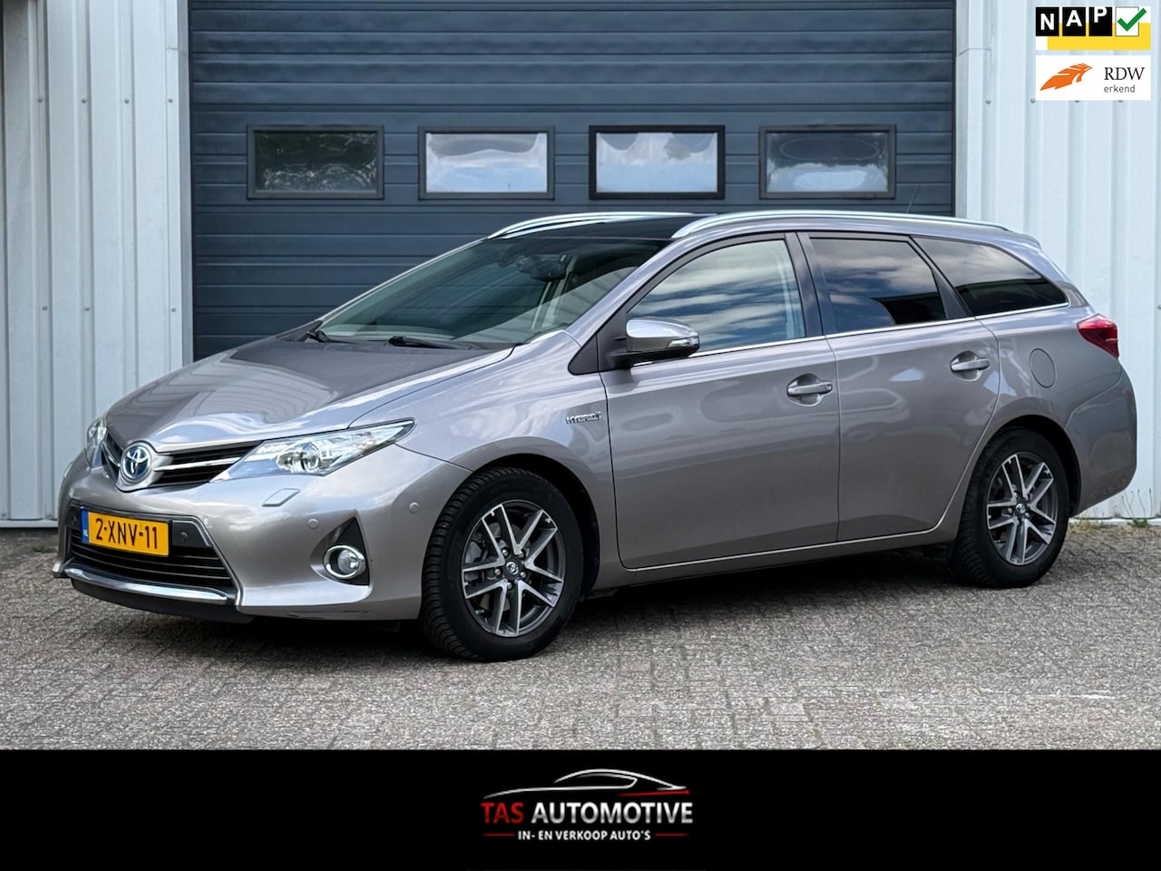 Toyota Auris Touring Sports - 1.8 Hybrid Lease 2e EIG / NAVI - AutoWereld.nl