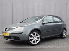 Volkswagen Golf - 1.4 FSi 5Drs Trendline Airco | Kenwood Audio | Trekhaak | 17 Inch LMV