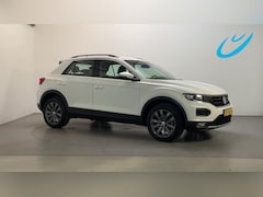 Volkswagen T-Roc - 1.5 TSI 150pk DSG Style Navigatie Parkeersensoren DAB+ App-Connect