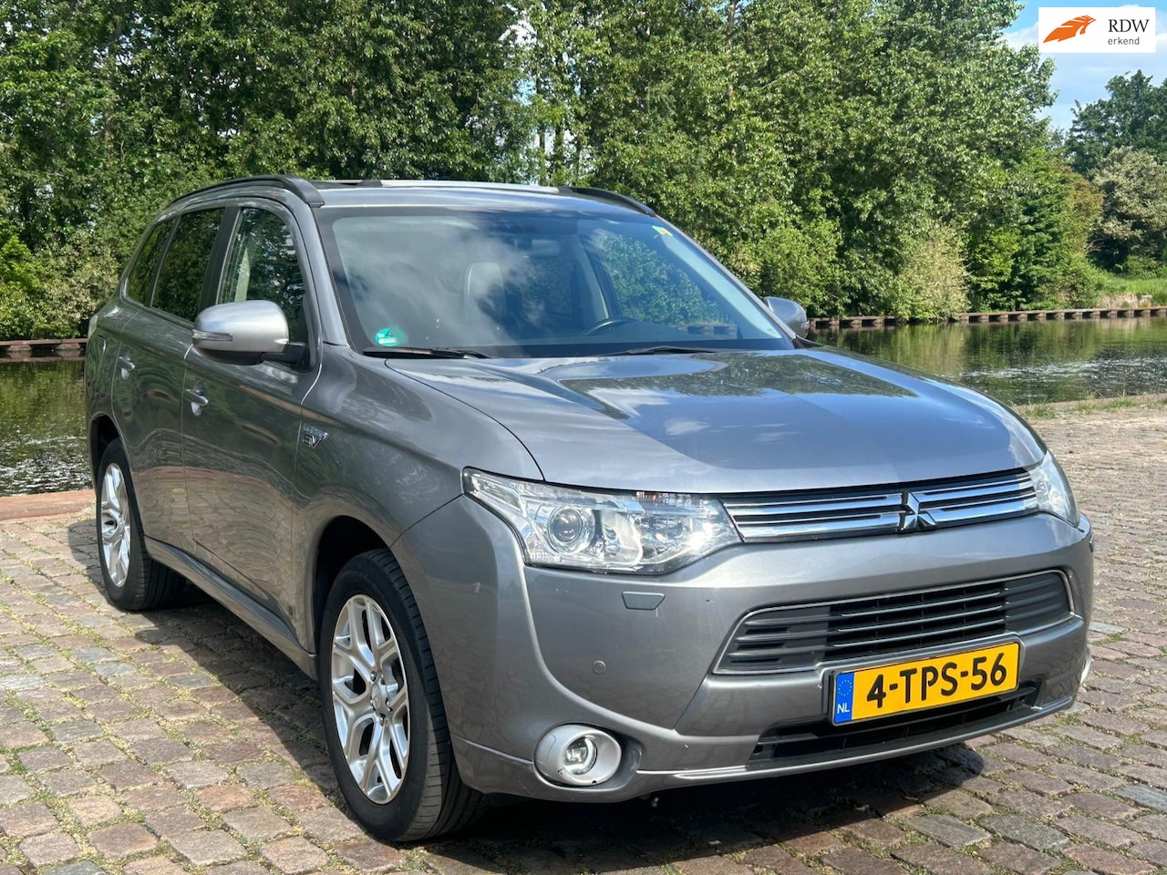 Mitsubishi Outlander - 2.0 PHEV Instyle Automaat leerbekeleding navigatie cruis control - AutoWereld.nl