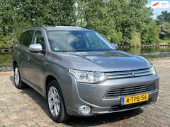 Mitsubishi Outlander - 2.0 PHEV Instyle Automaat leerbekeleding navigatie cruis control