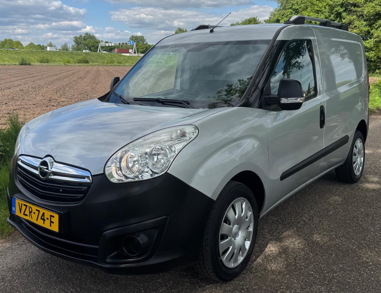 Opel Combo - 1.4 L1H1 ecoFLEX BENZINE MARGE 2017 53DKM 95PK - AutoWereld.nl