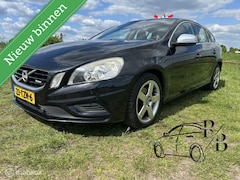 Volvo V60 - 1.6 T3 R-Design LEES TEKST KOOPJE