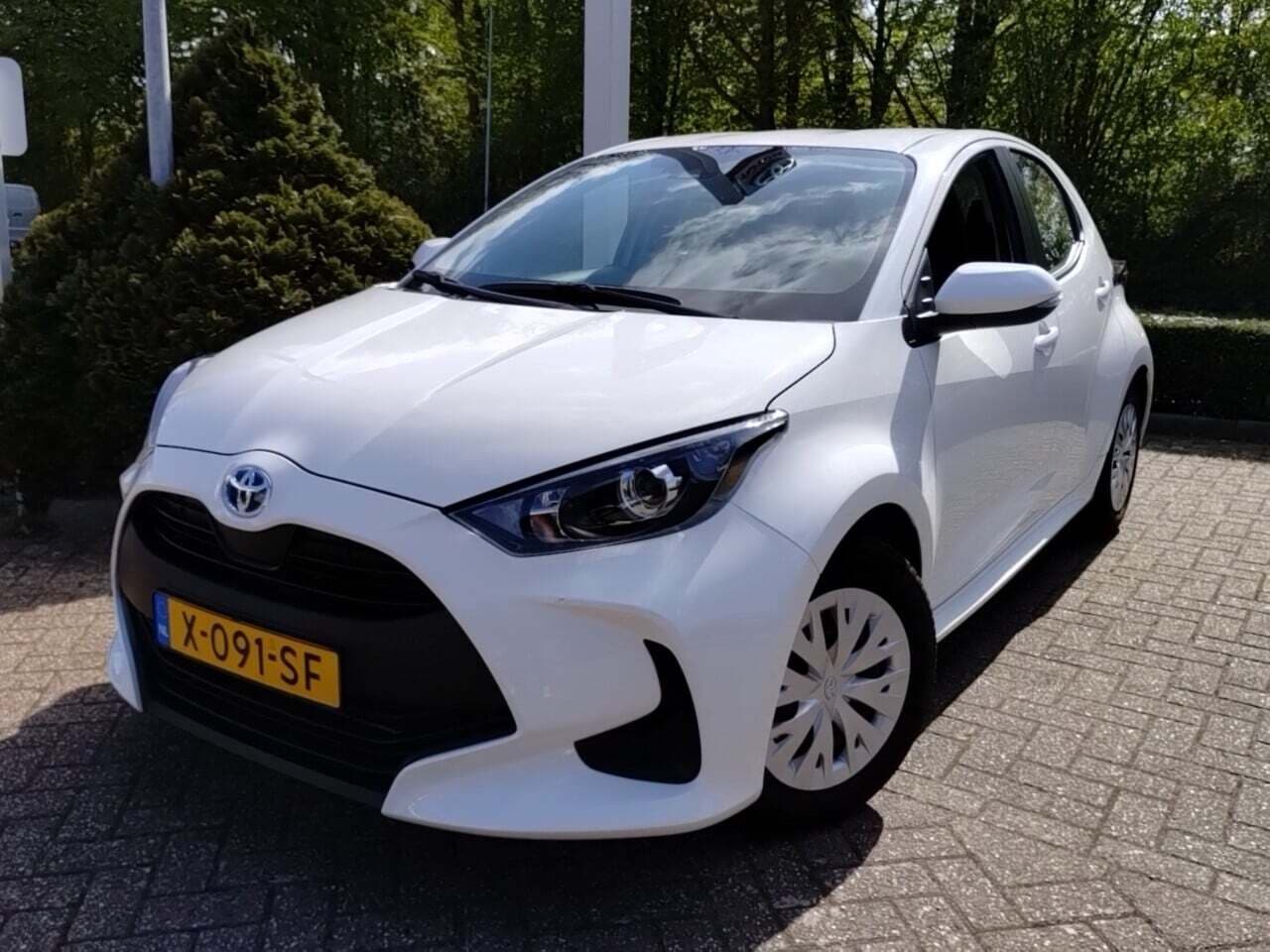 Toyota Yaris - 1.5 Hybrid Active | Afn. trekhaak | Achteruitrij camera | NL-auto - AutoWereld.nl